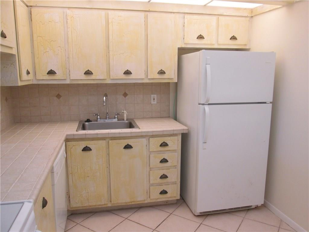 DRAKE TOWER CONDO - Residential