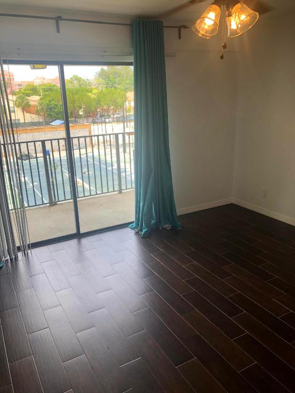 RACQUET CLUB OF DEERCREEK - Residential Lease