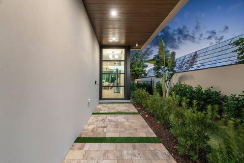 Tiny photo for 130 NE Wavecrest Way, Boca Raton, FL 33432 (MLS # R11168927)