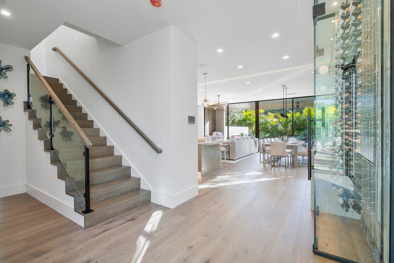 130 NE Wavecrest Way