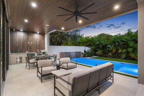 Tiny photo for 130 NE Wavecrest Way, Boca Raton, FL 33432 (MLS # R11168927)