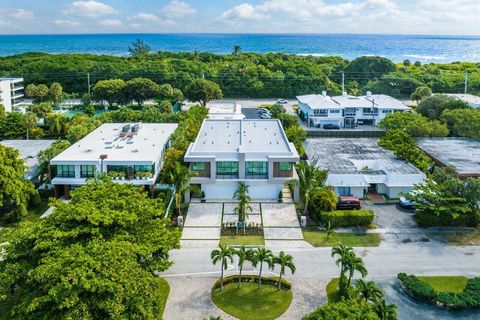 Tiny photo for 130 NE Wavecrest Way, Boca Raton, FL 33432 (MLS # R11168927)