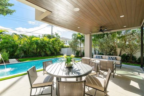 Tiny photo for 130 NE Wavecrest Way, Boca Raton, FL 33432 (MLS # R11168927)