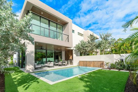 Tiny photo for 130 NE Wavecrest Way, Boca Raton, FL 33432 (MLS # R11168927)