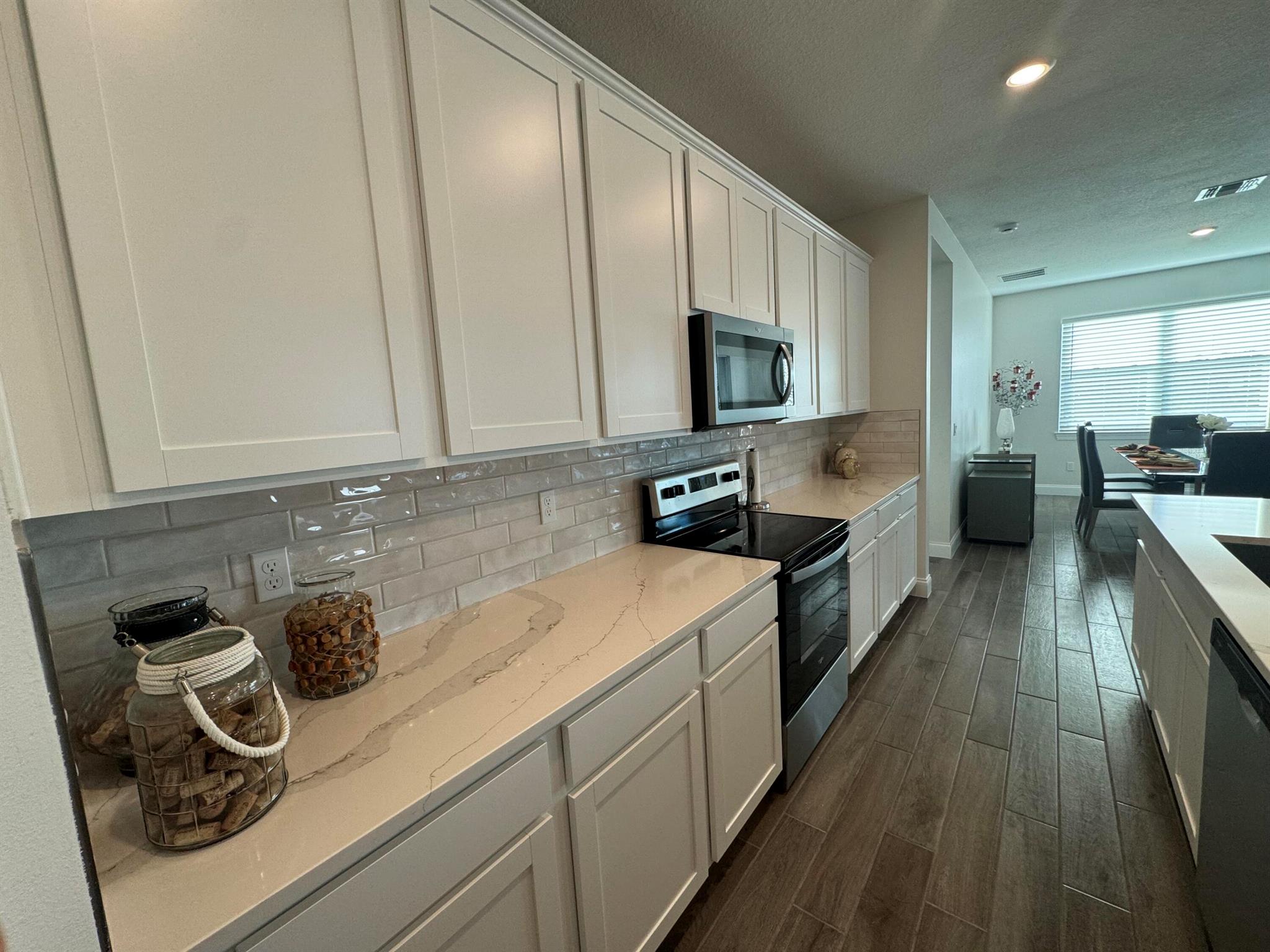 8643 Dahlia Circle