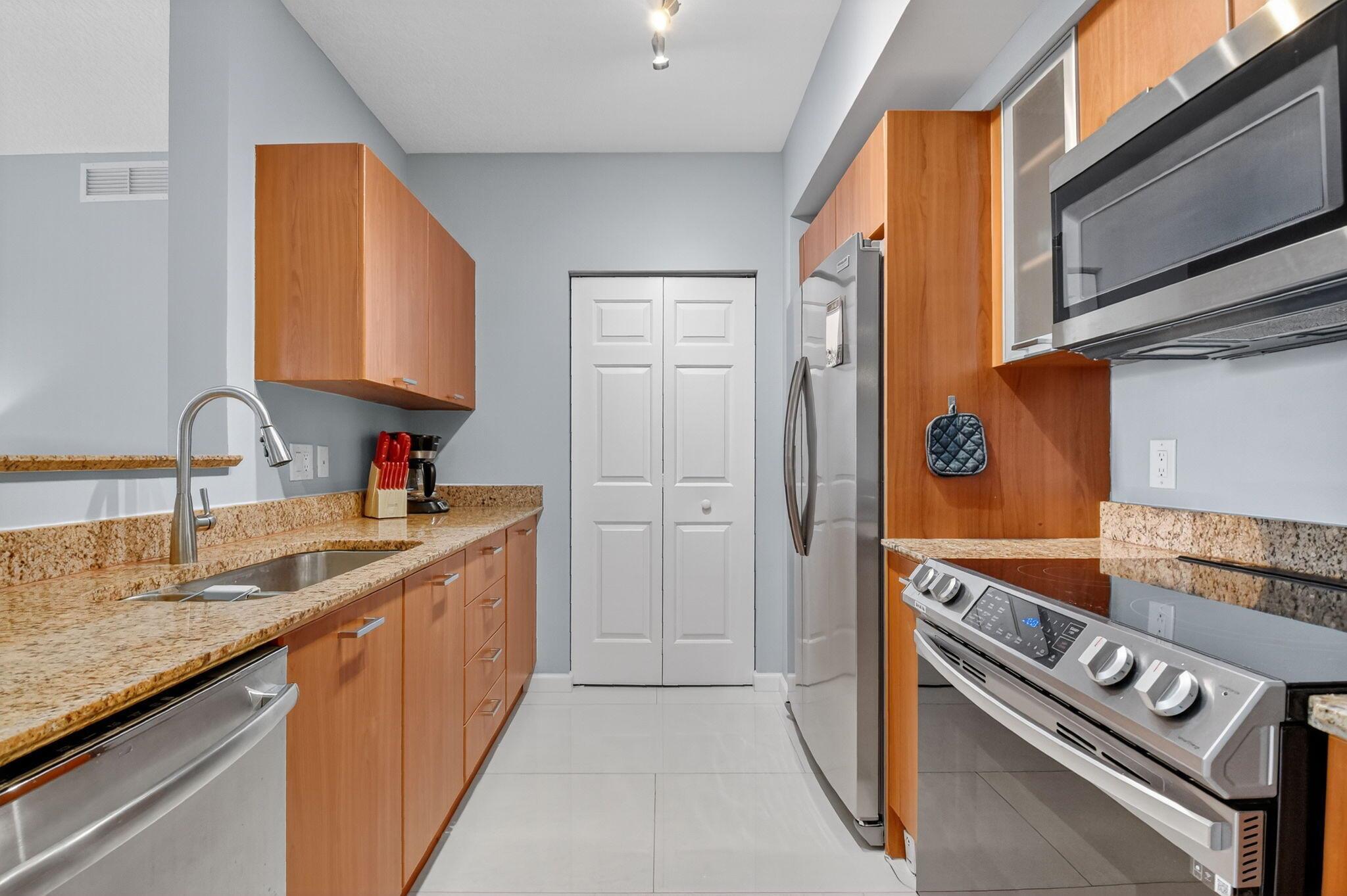 MARINA VILLAGE AT BOYNTON - Residential Lease