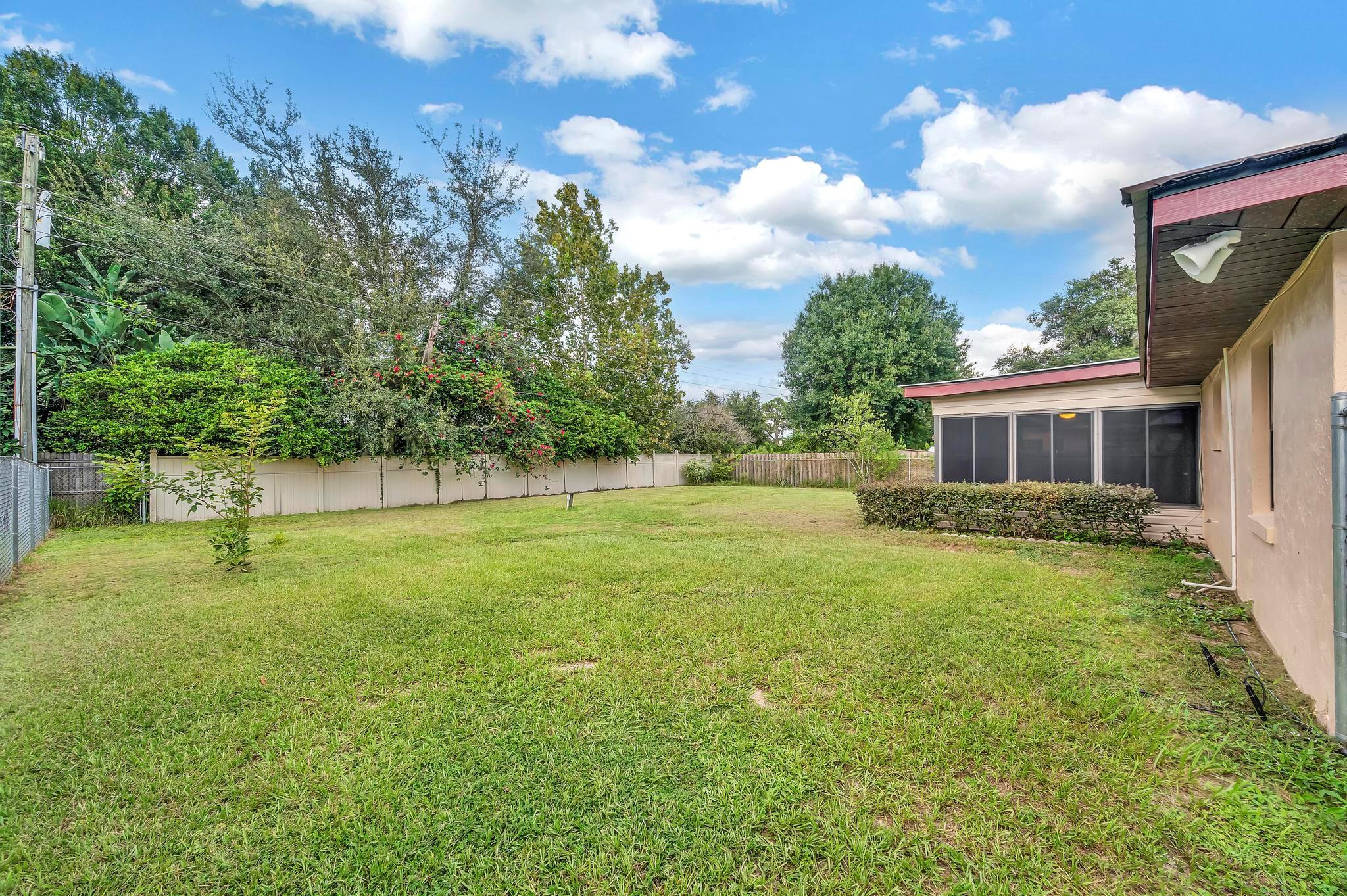 LAKE HAVEN EST SEC 2 - Residential Lease