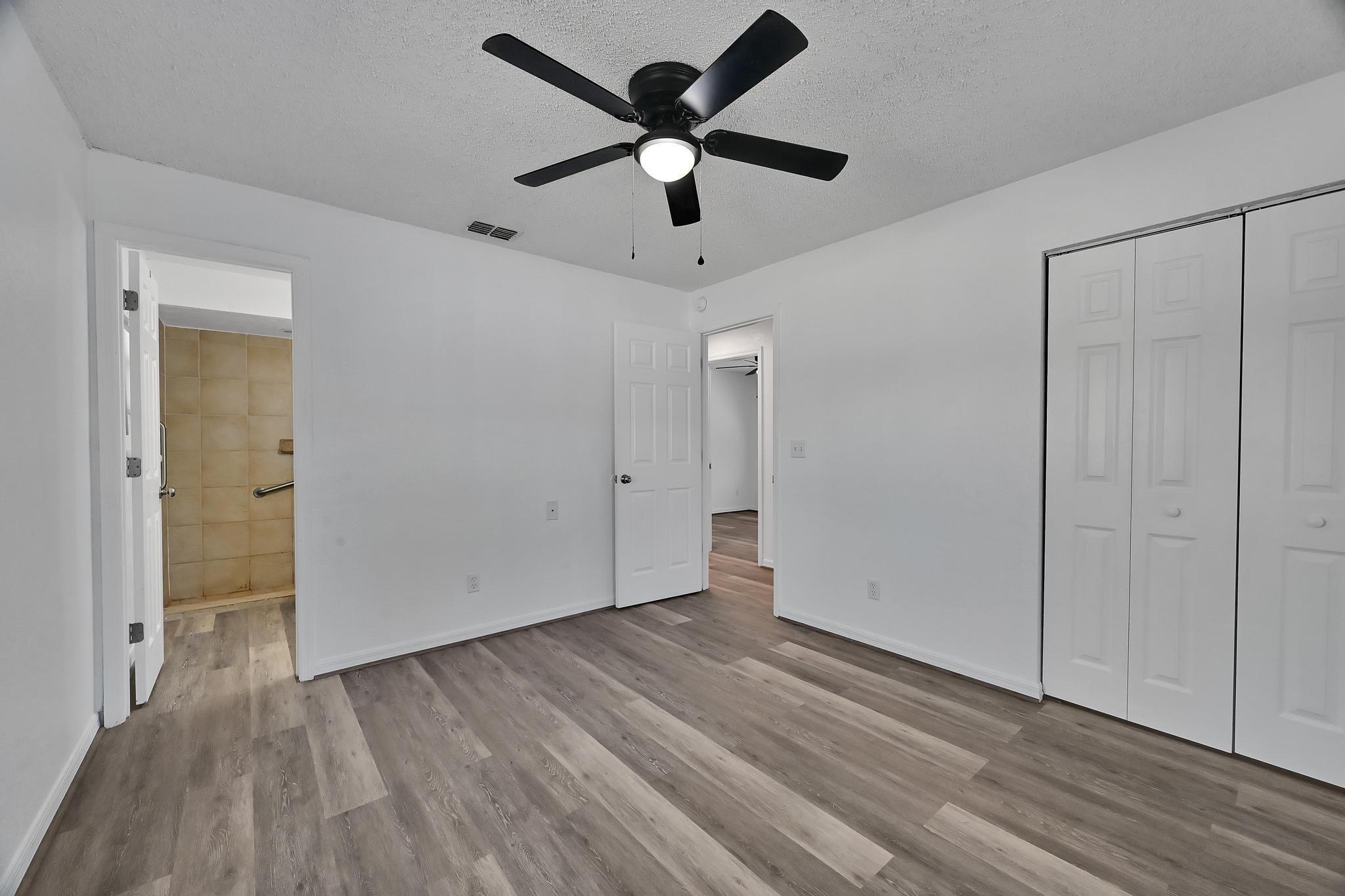 LAKE HAVEN EST SEC 2 - Residential Lease