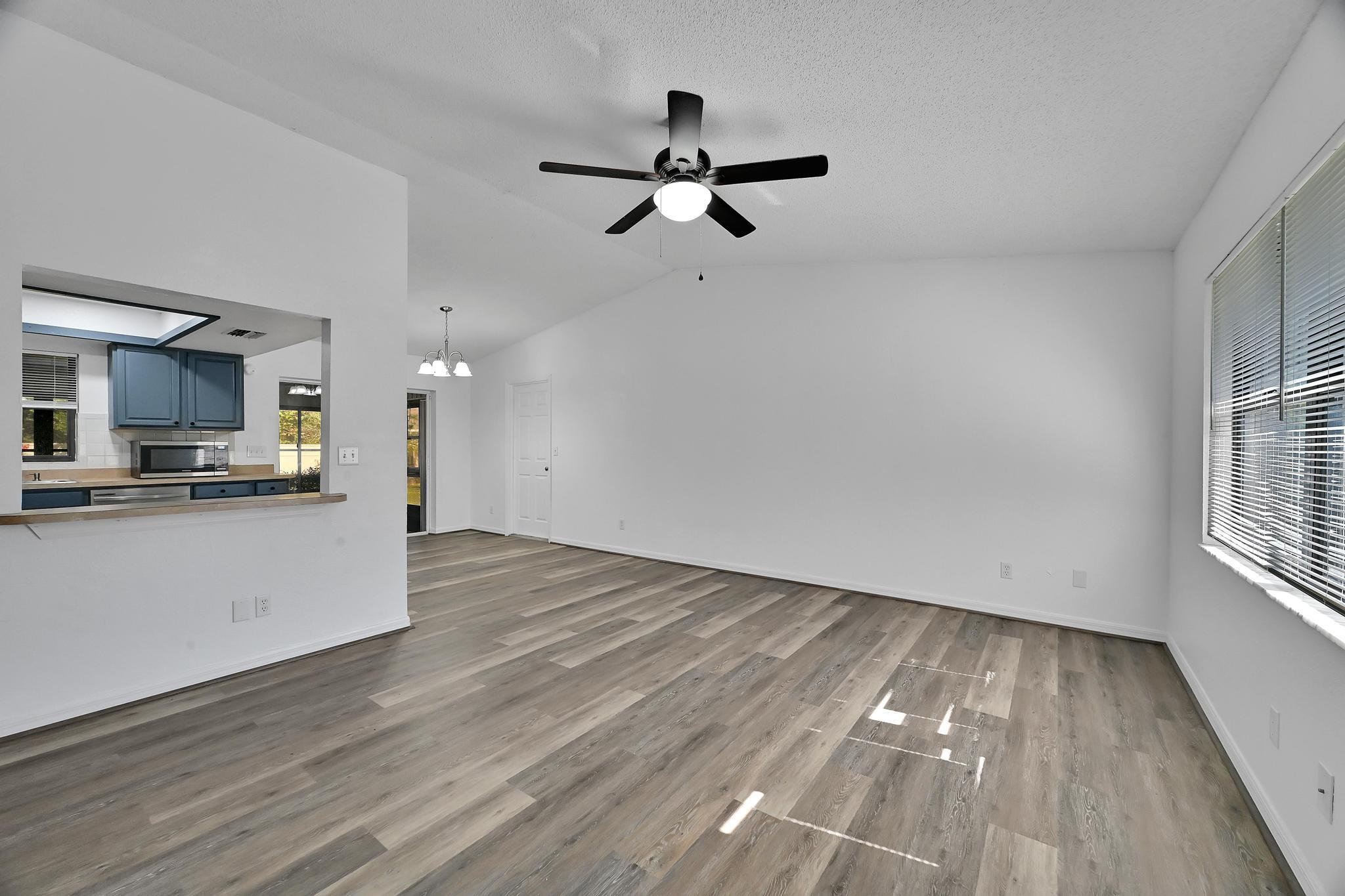 LAKE HAVEN EST SEC 2 - Residential Lease