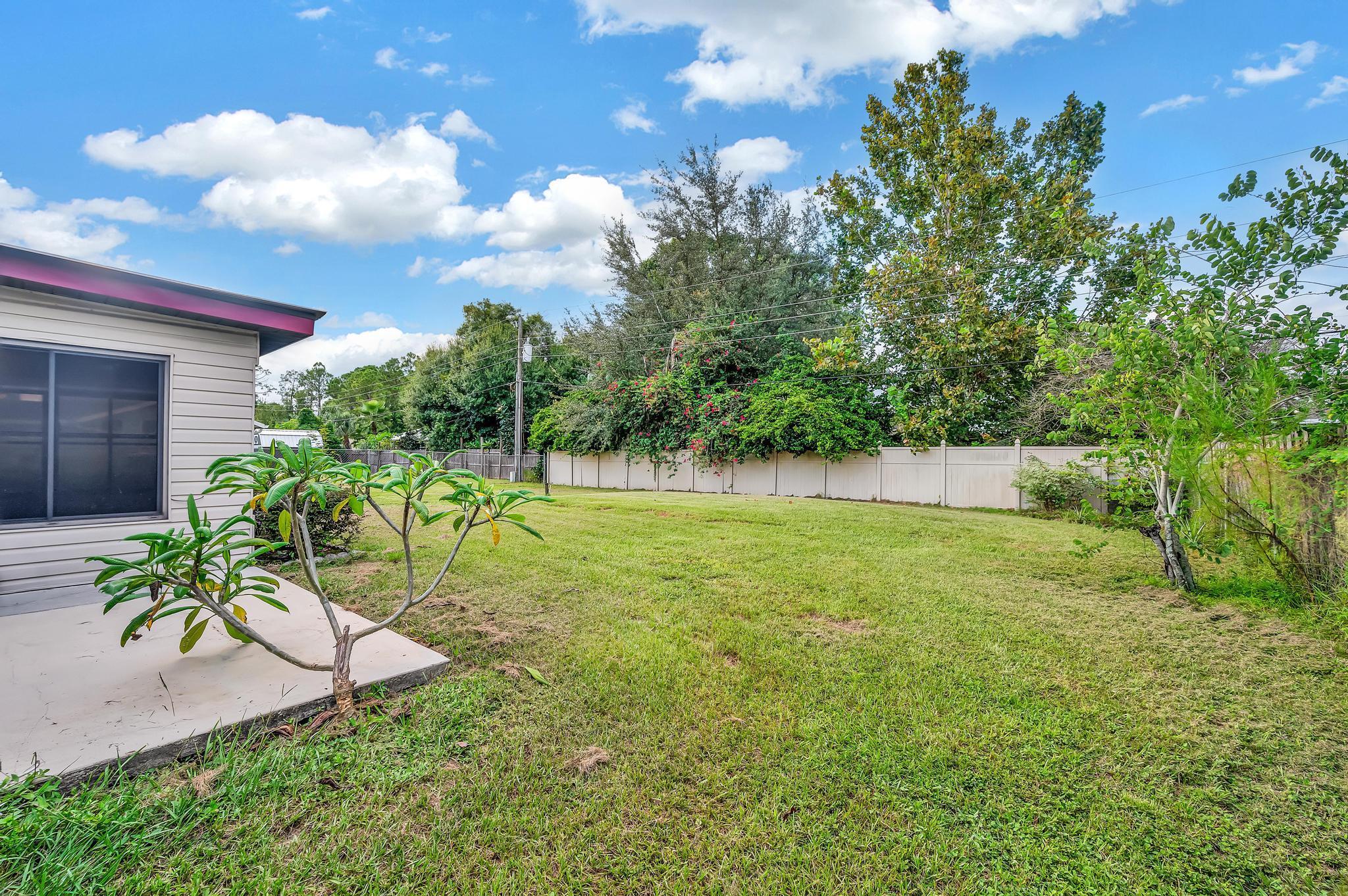 LAKE HAVEN EST SEC 2 - Residential Lease