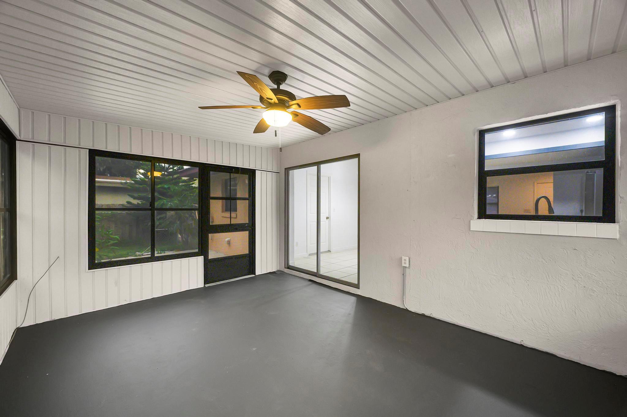 LAKE HAVEN EST SEC 2 - Residential Lease