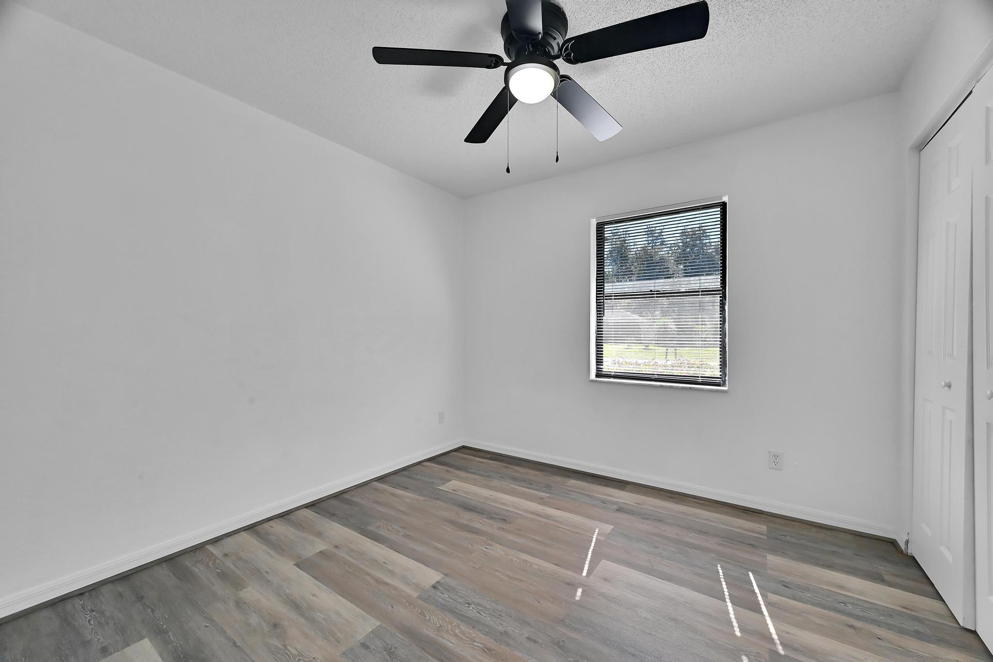 LAKE HAVEN EST SEC 2 - Residential Lease