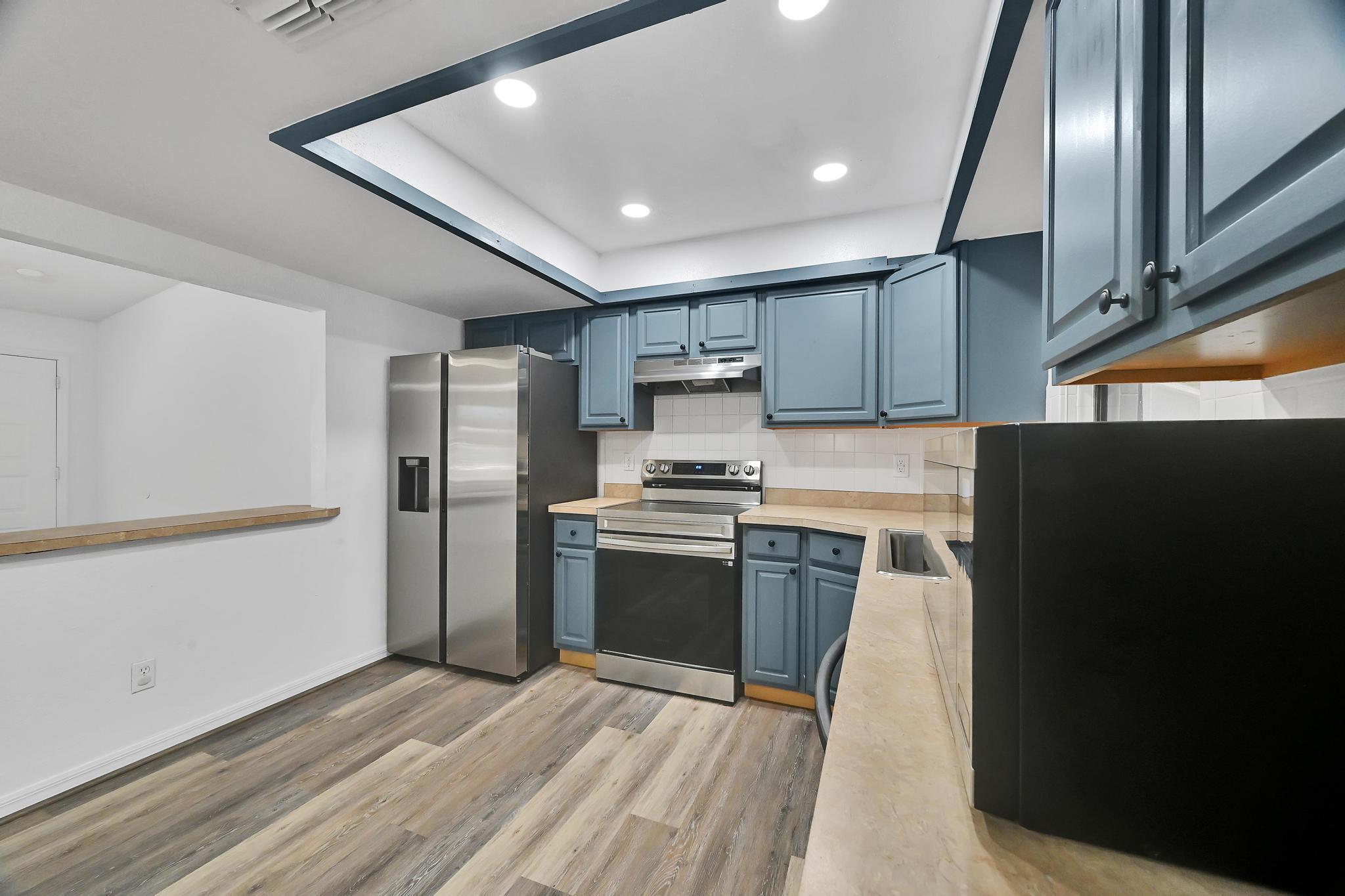 LAKE HAVEN EST SEC 2 - Residential Lease