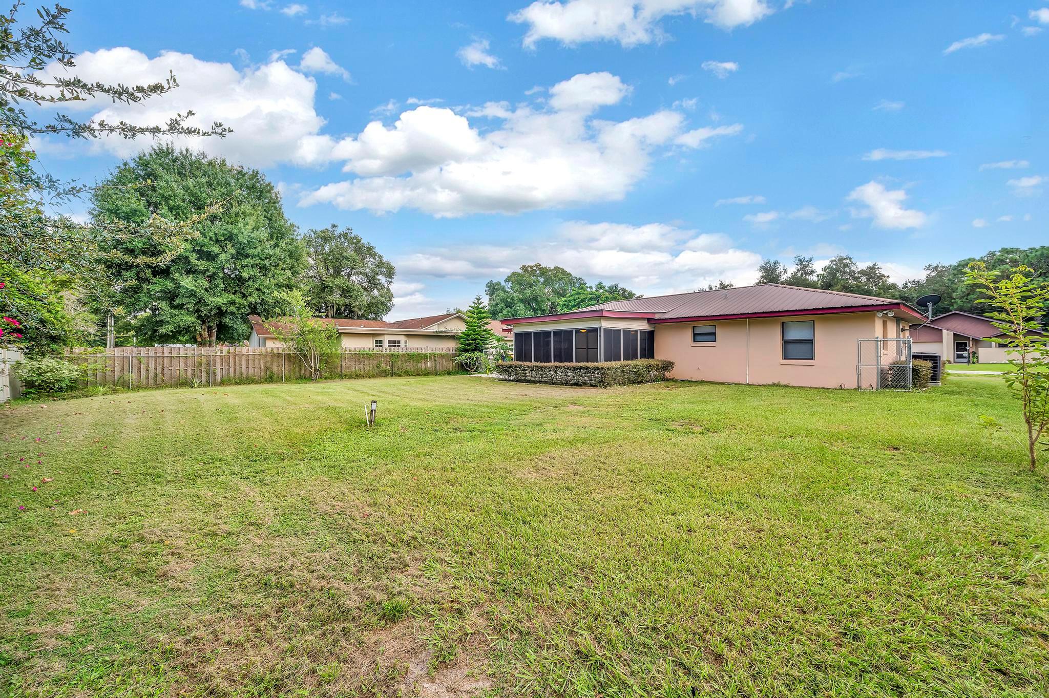 LAKE HAVEN EST SEC 2 - Residential Lease