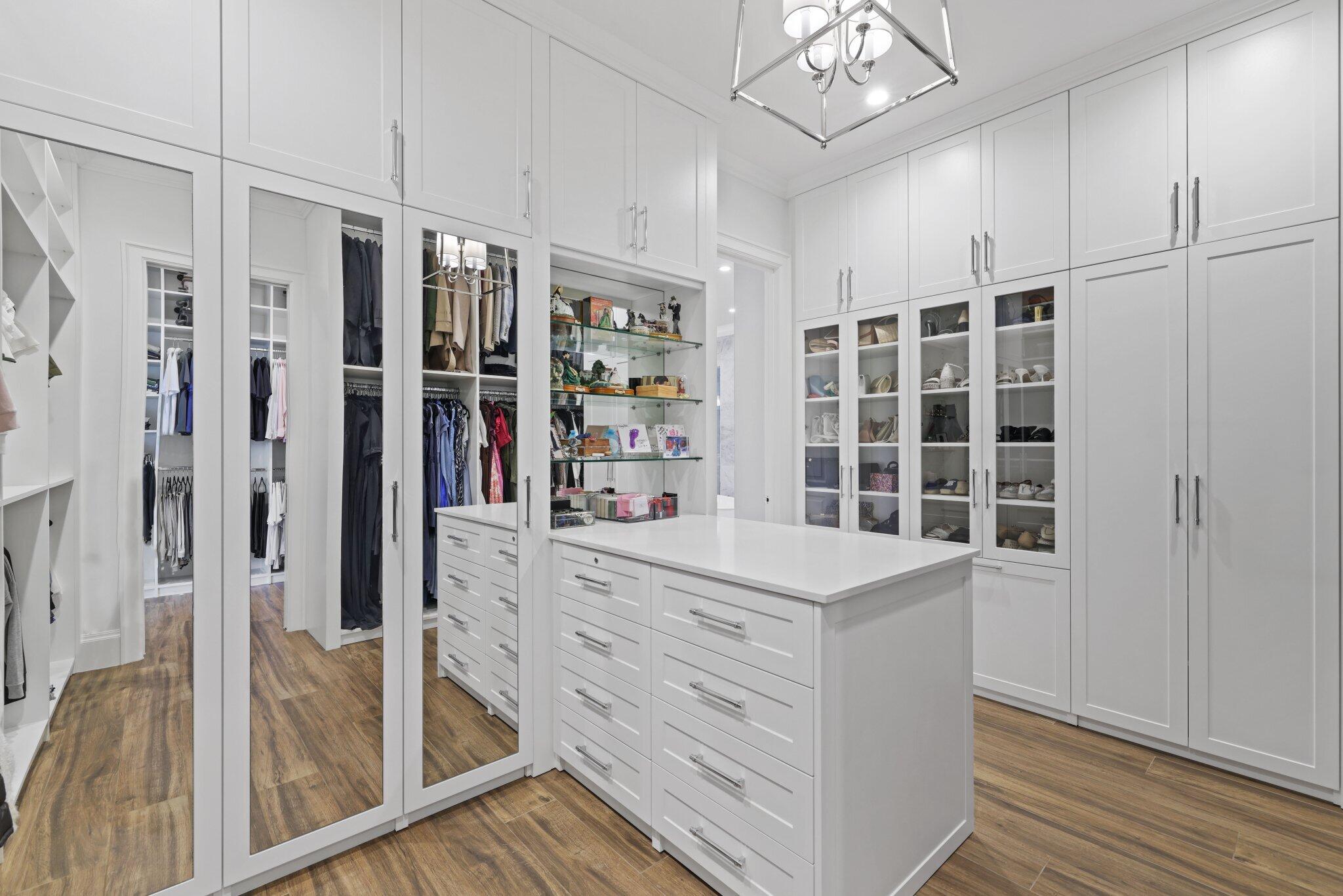 VENETIAN ISLES 1ST SEC - Residential