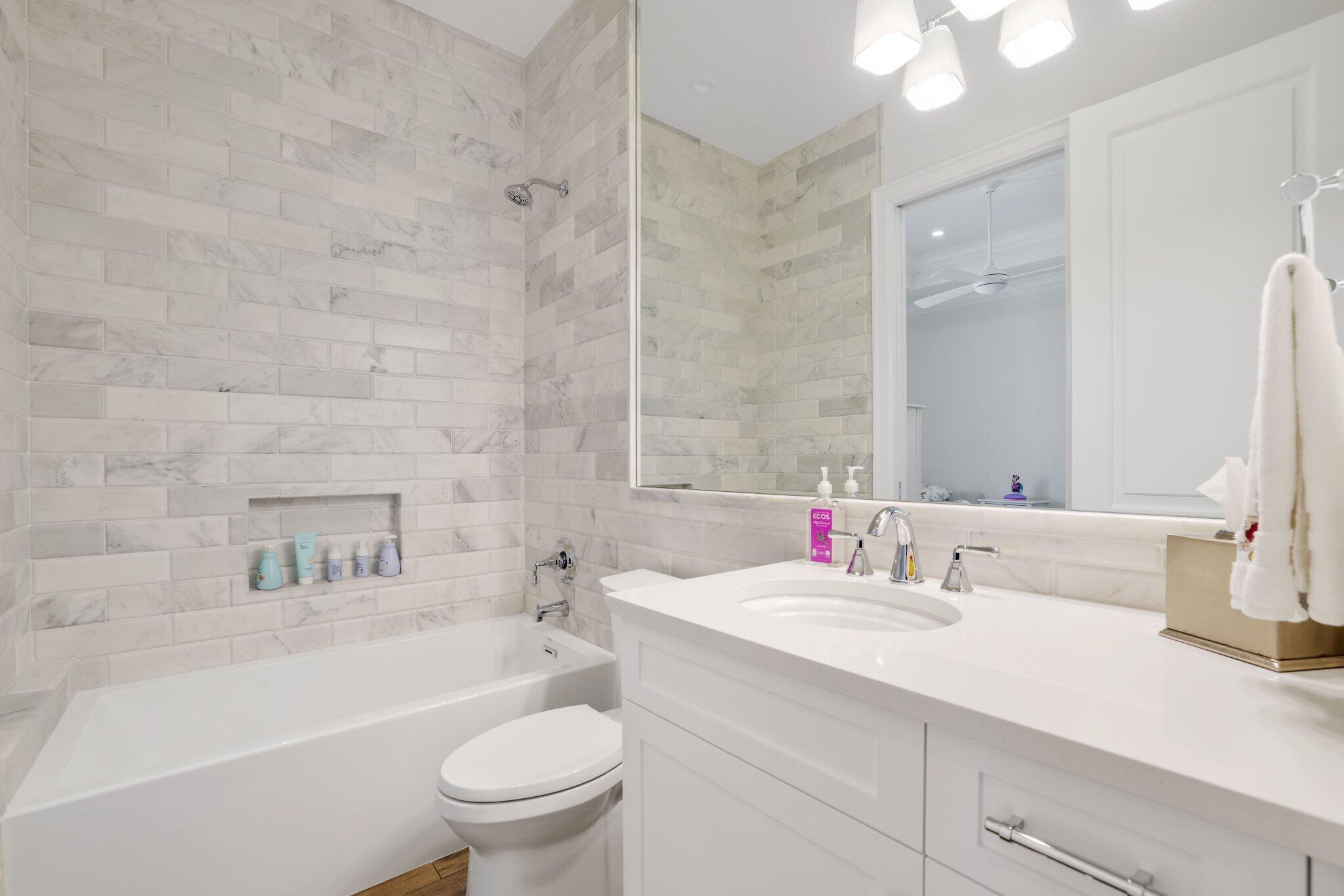 VENETIAN ISLES 1ST SEC - Residential