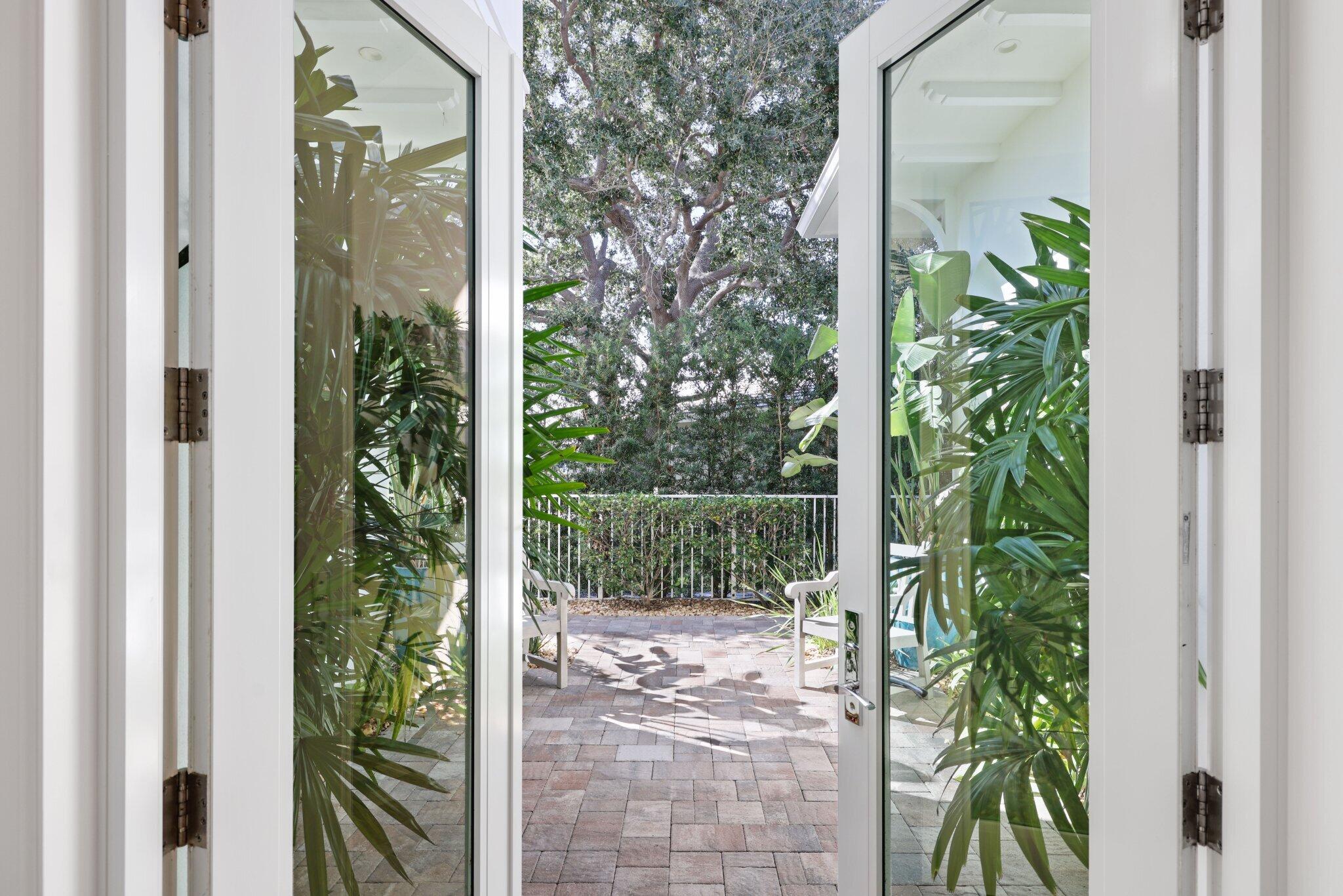 VENETIAN ISLES 1ST SEC - Residential