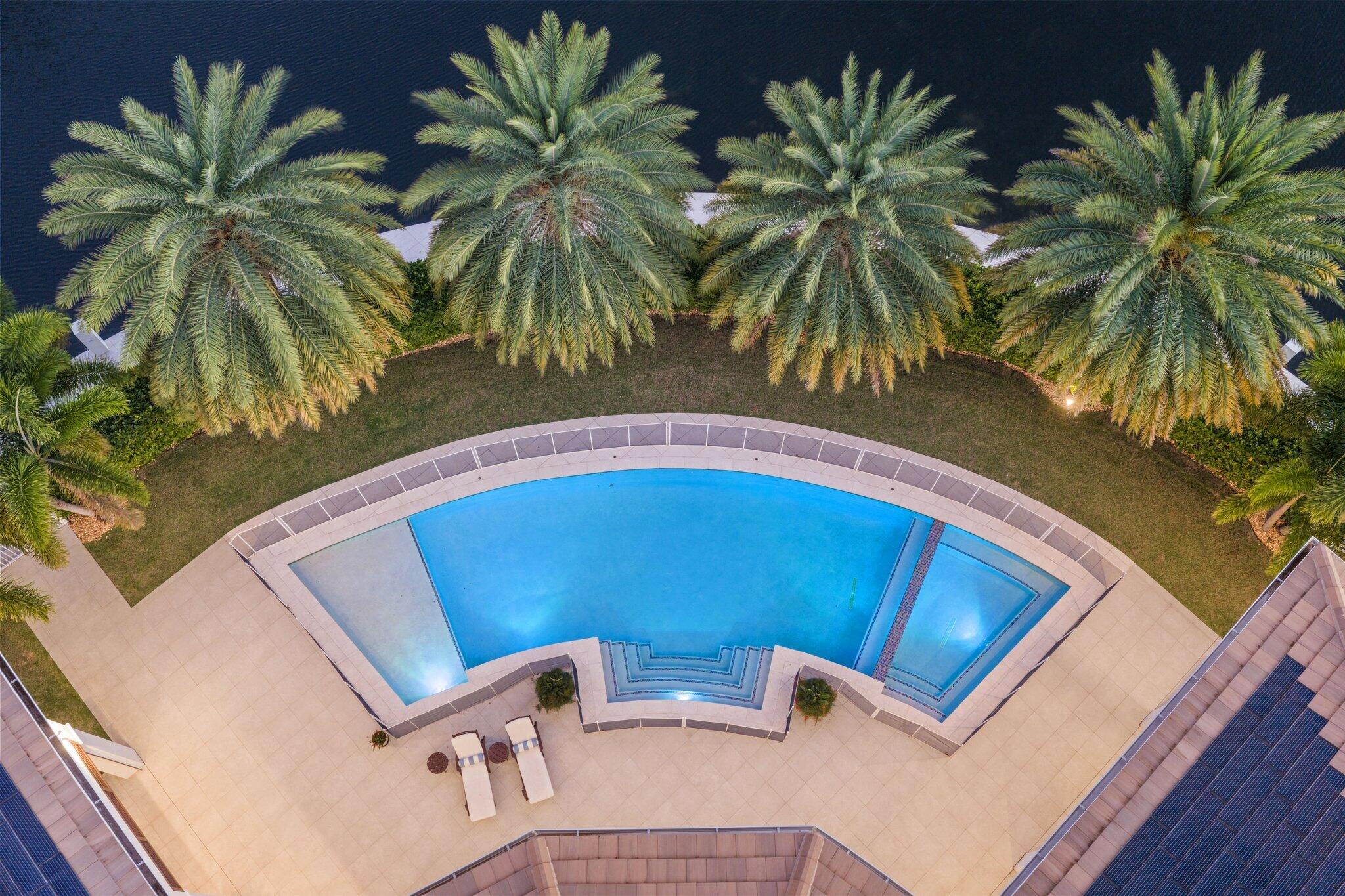 VENETIAN ISLES 1ST SEC - Residential