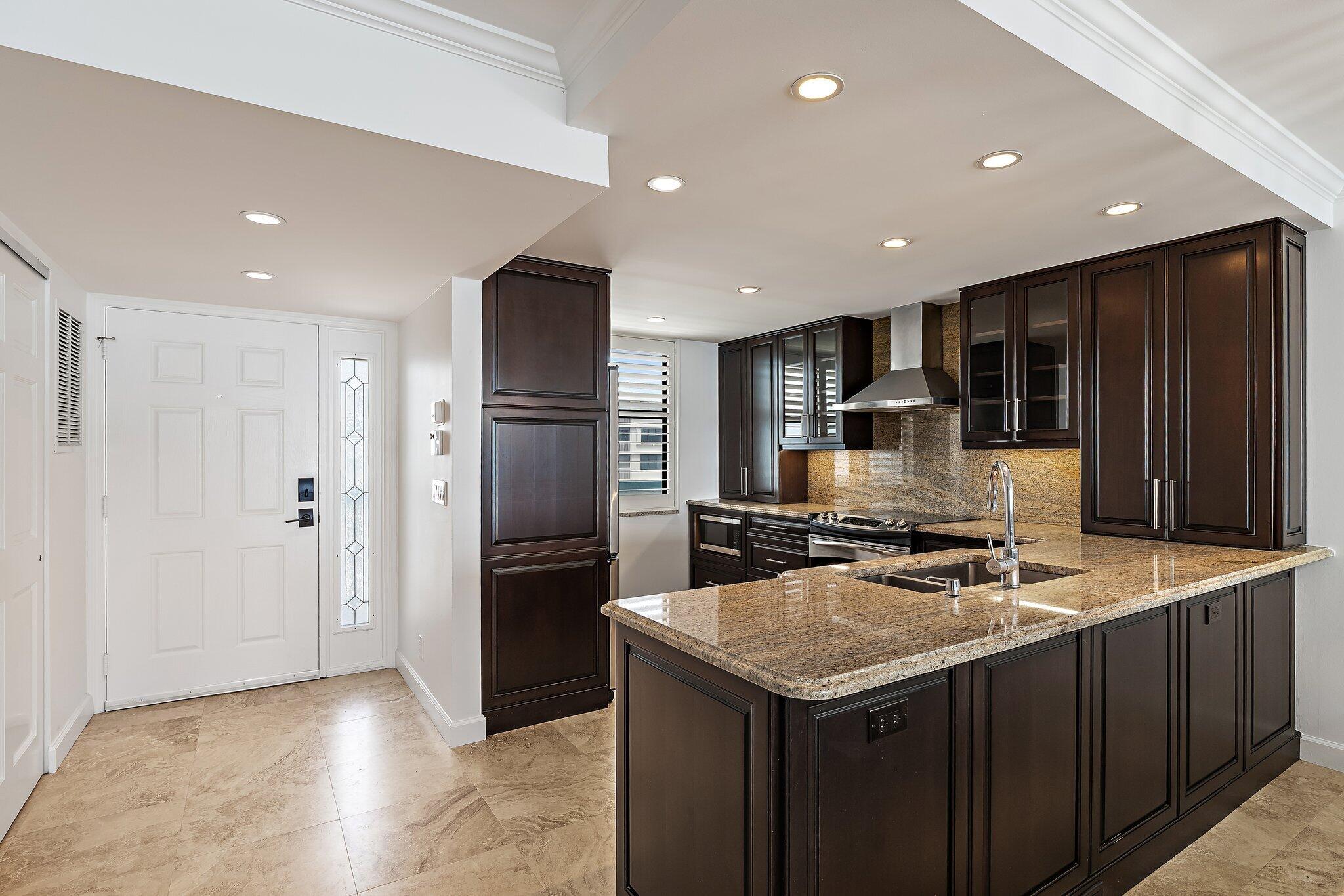 900 Ocean Drive 705, Juno Beach, FL, 33408/$925,000 4 900 Ocean Drive 705