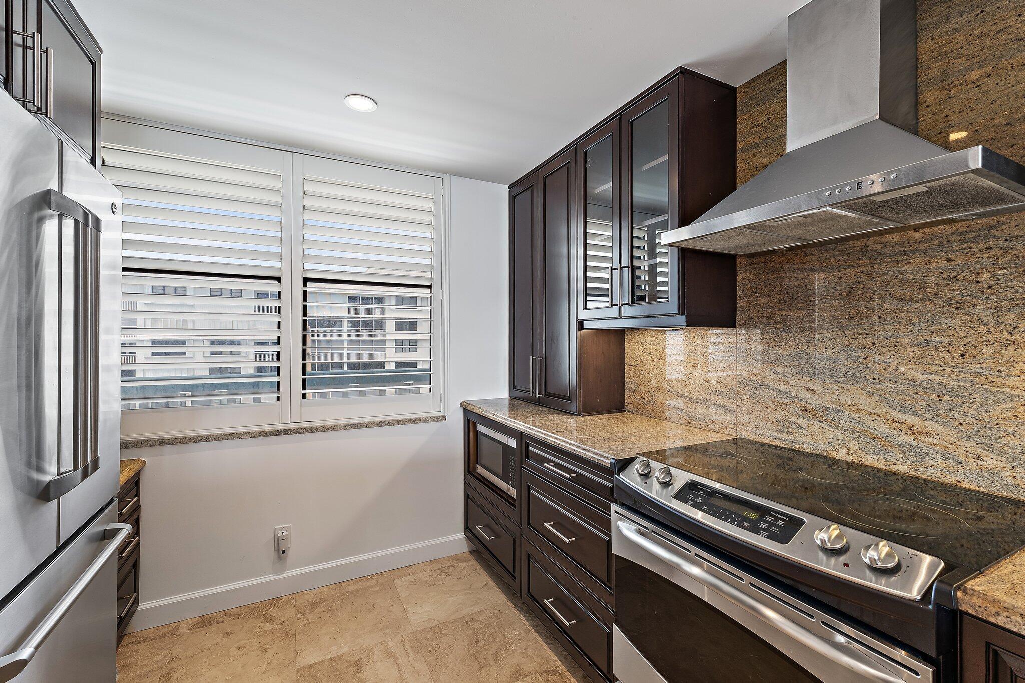 900 Ocean Drive 705