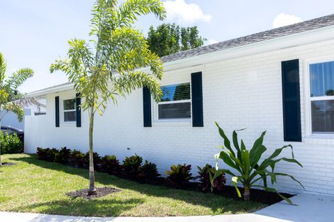 Tiny photo for 3360 Sapphire Road, Lake Worth, FL 33462 (MLS # B26013049)