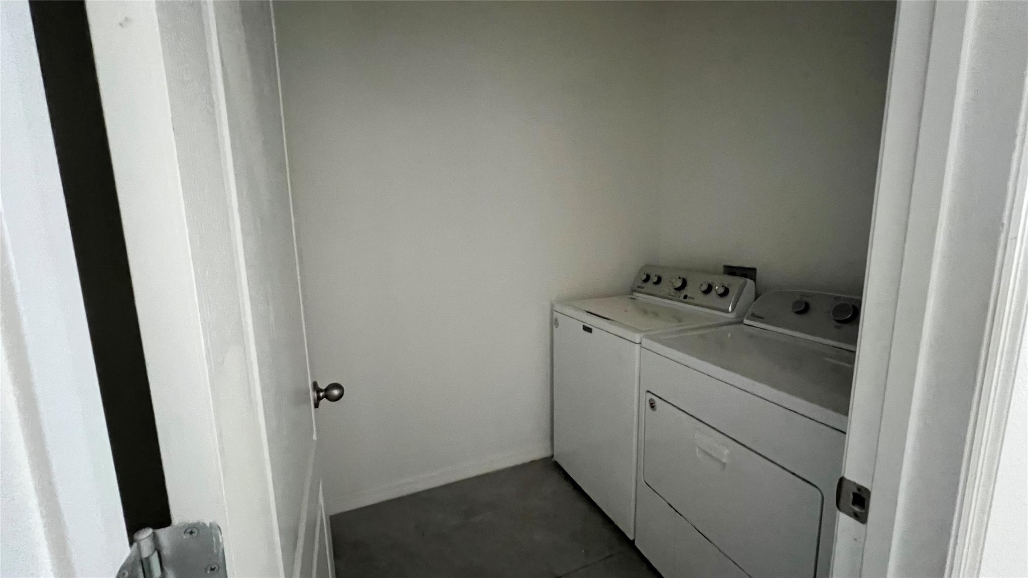 SQUIRES GROVE - Residential Lease