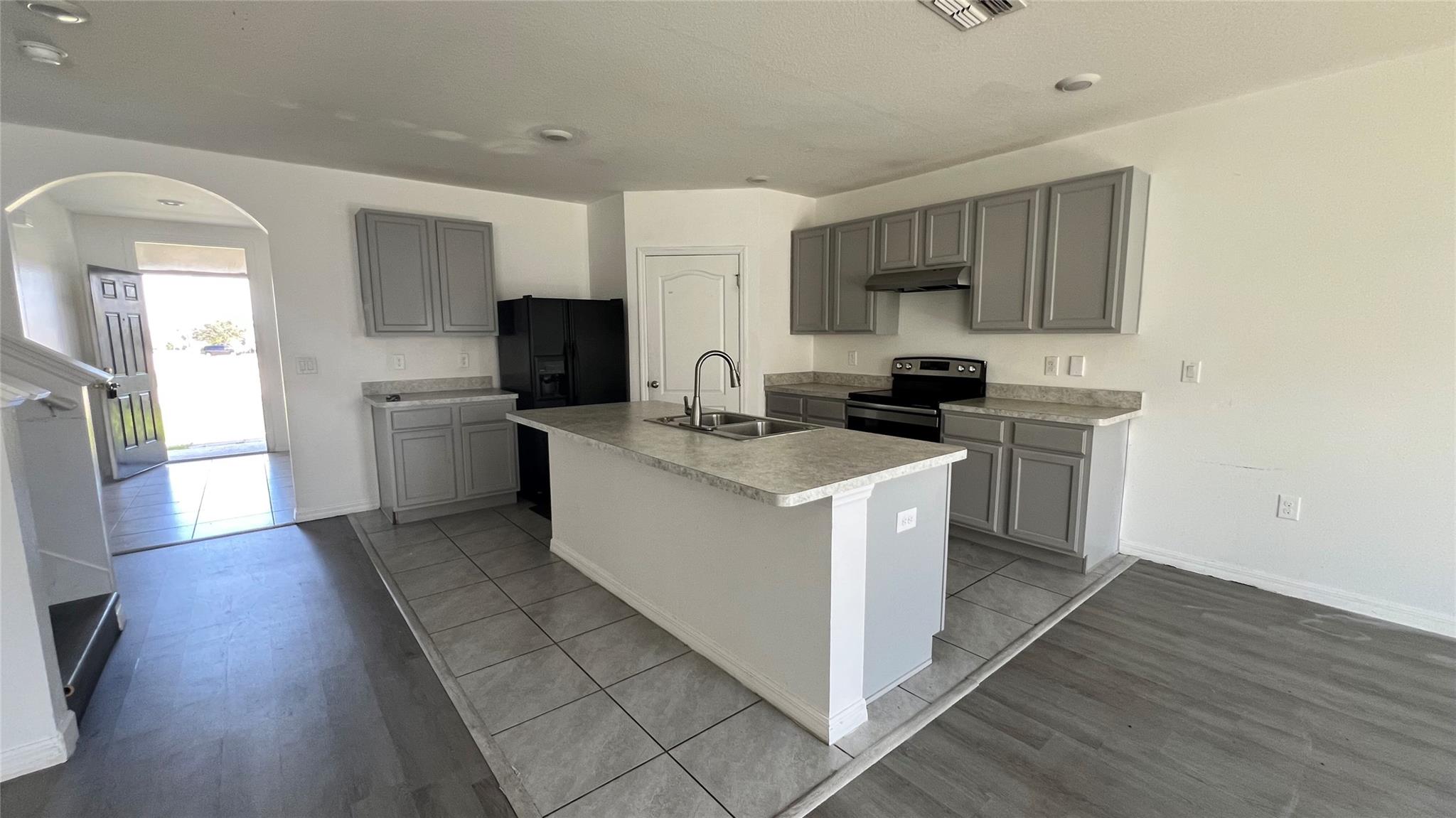 SQUIRES GROVE - Residential Lease