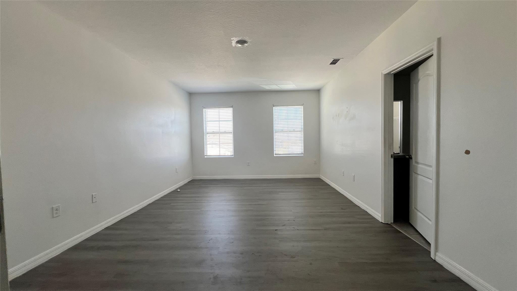 SQUIRES GROVE - Residential Lease