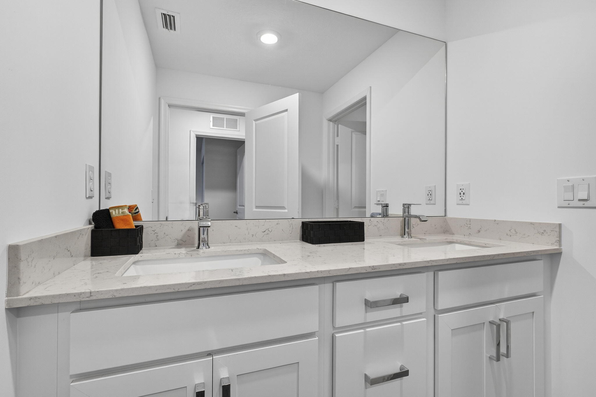 CRESTWOOD NORTH REPLAT TWO - Residential