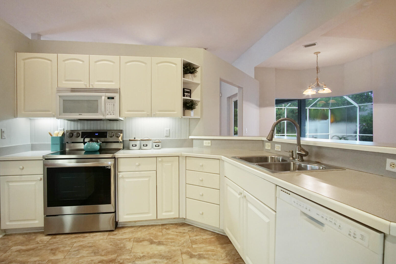 LAURELS SUB PH II (THE) - Residential