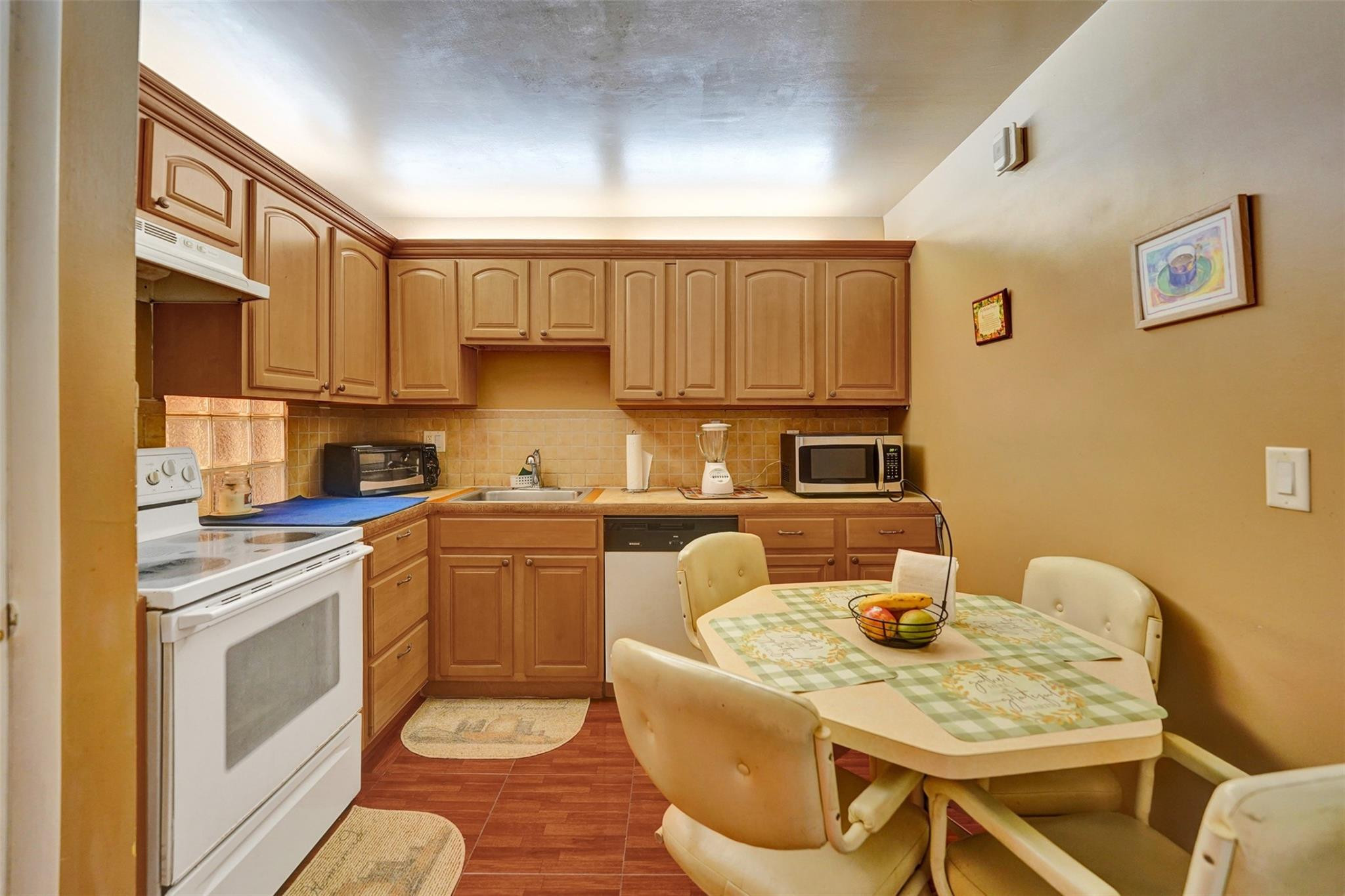 CASTLE APARTMENTS - Residential