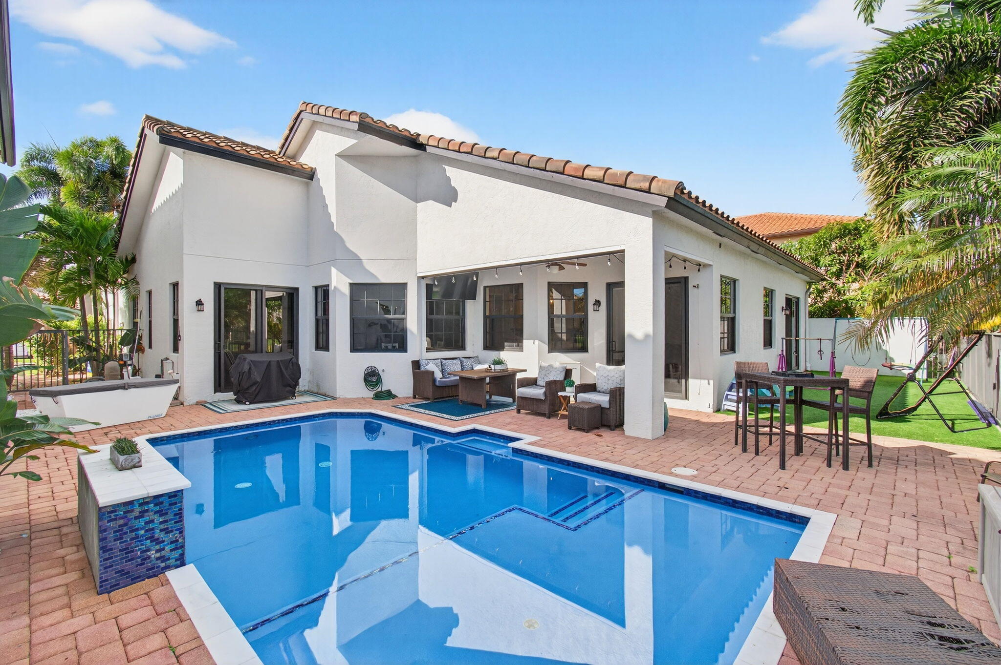 JONATHANS CREEK - Residential