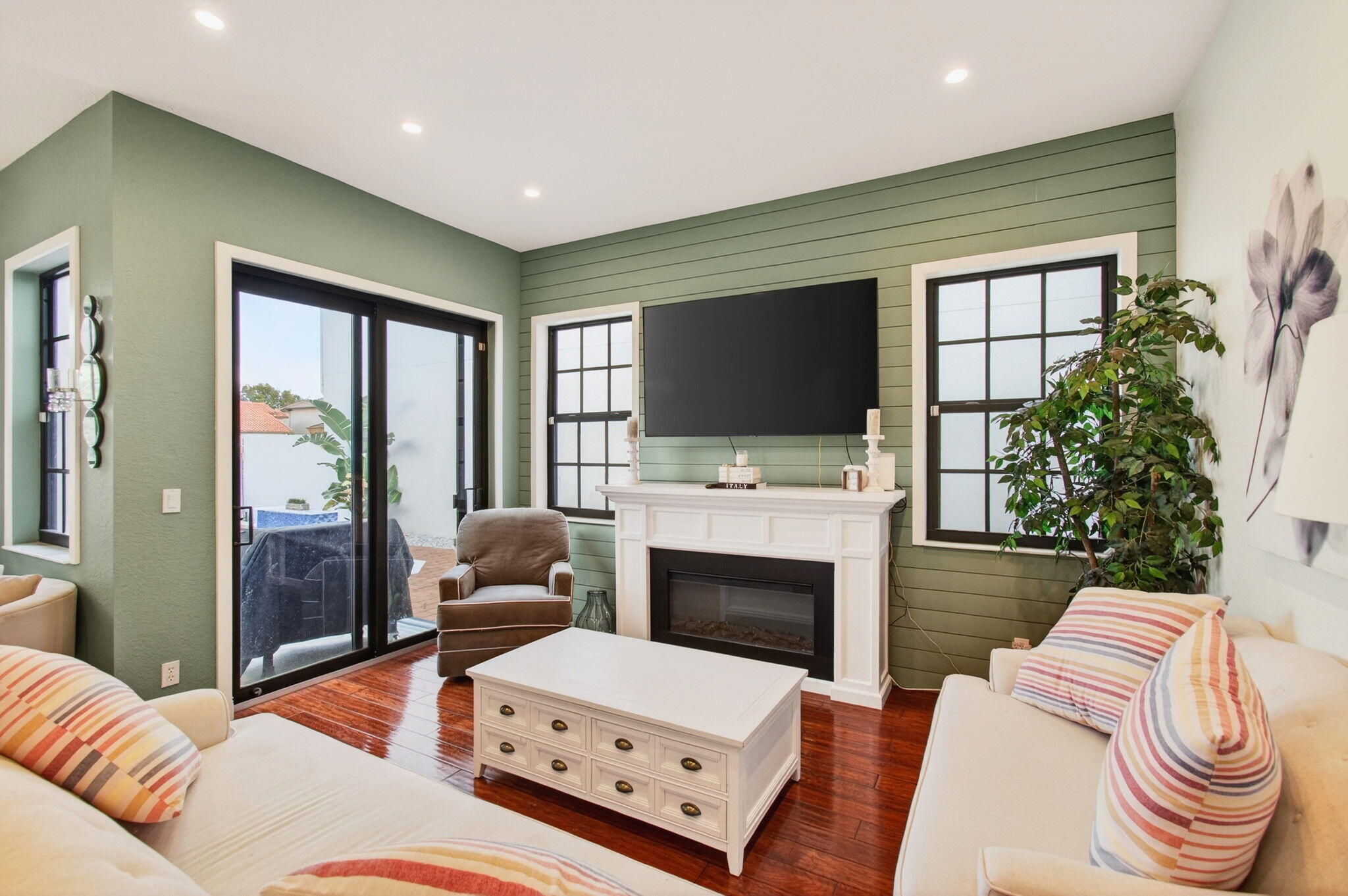 JONATHANS CREEK - Residential