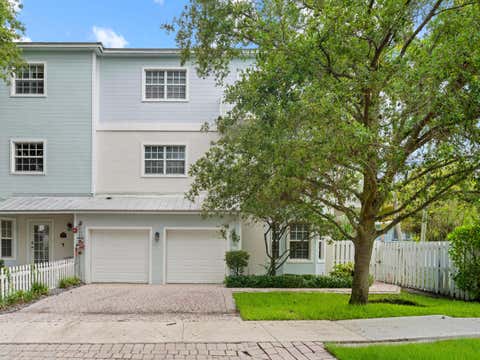 Photo of 1101 Waverly Road, Fort Lauderdale, FL 33312 (MLS # B26053344)