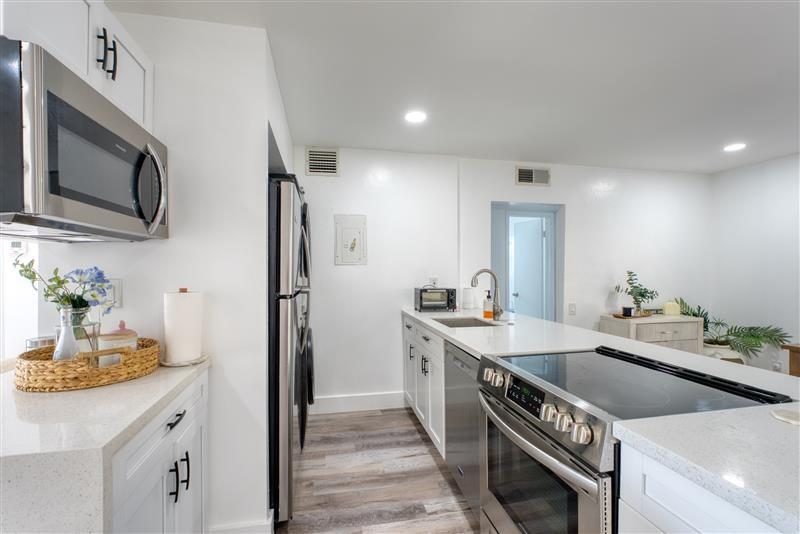 EMBARCADERO CONDO - Residential