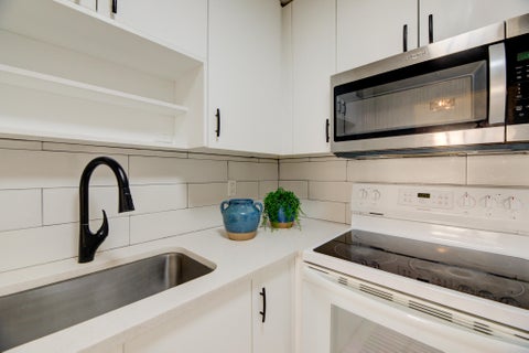 Tiny photo for 618 NW 13TH Street #16, Boca Raton, FL 33486 (MLS # B26083915)