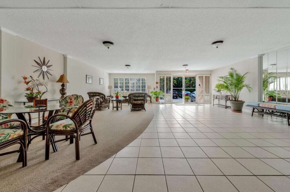 1516 S Lakeside Drive 305