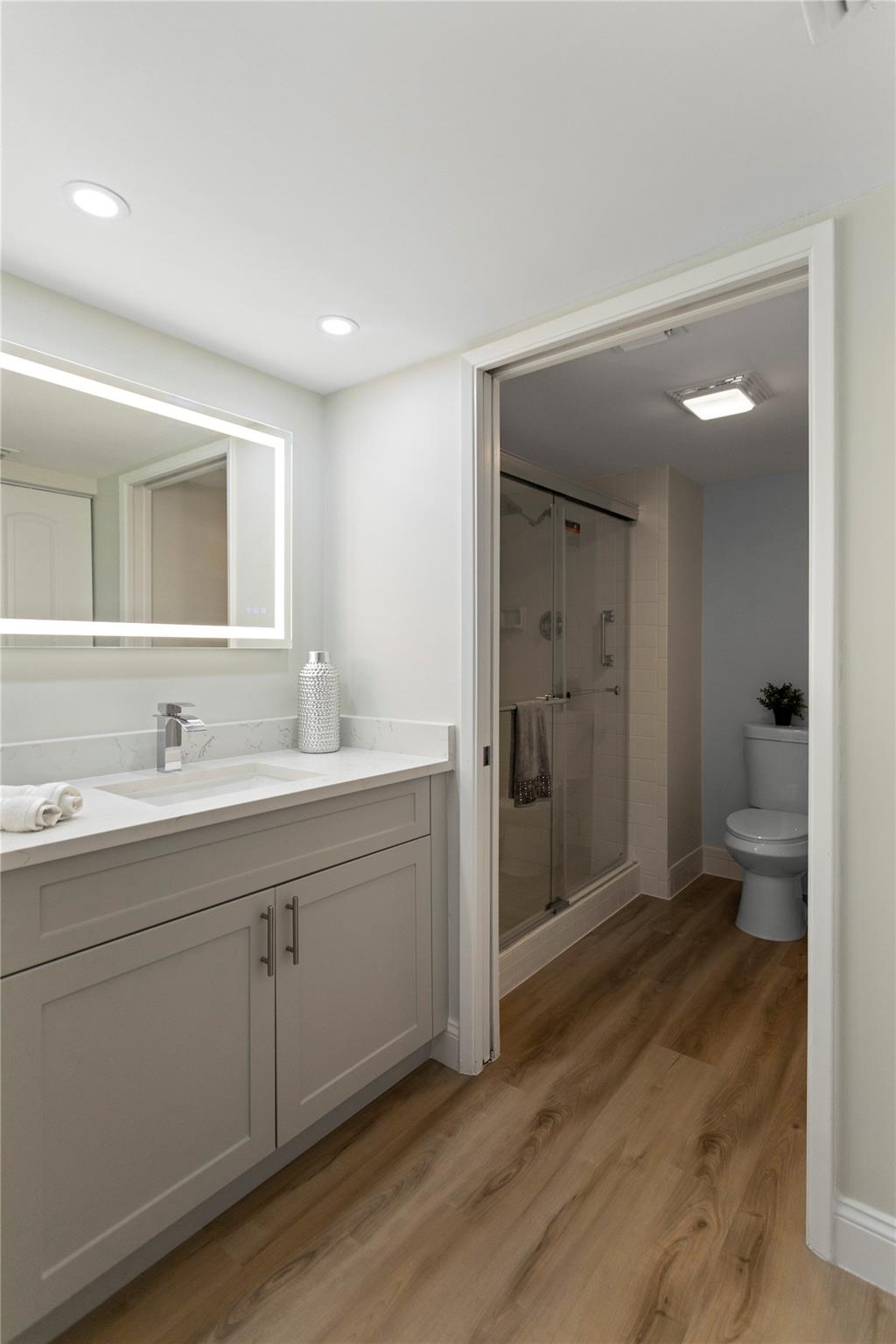 IVANHOE EAST - Residential