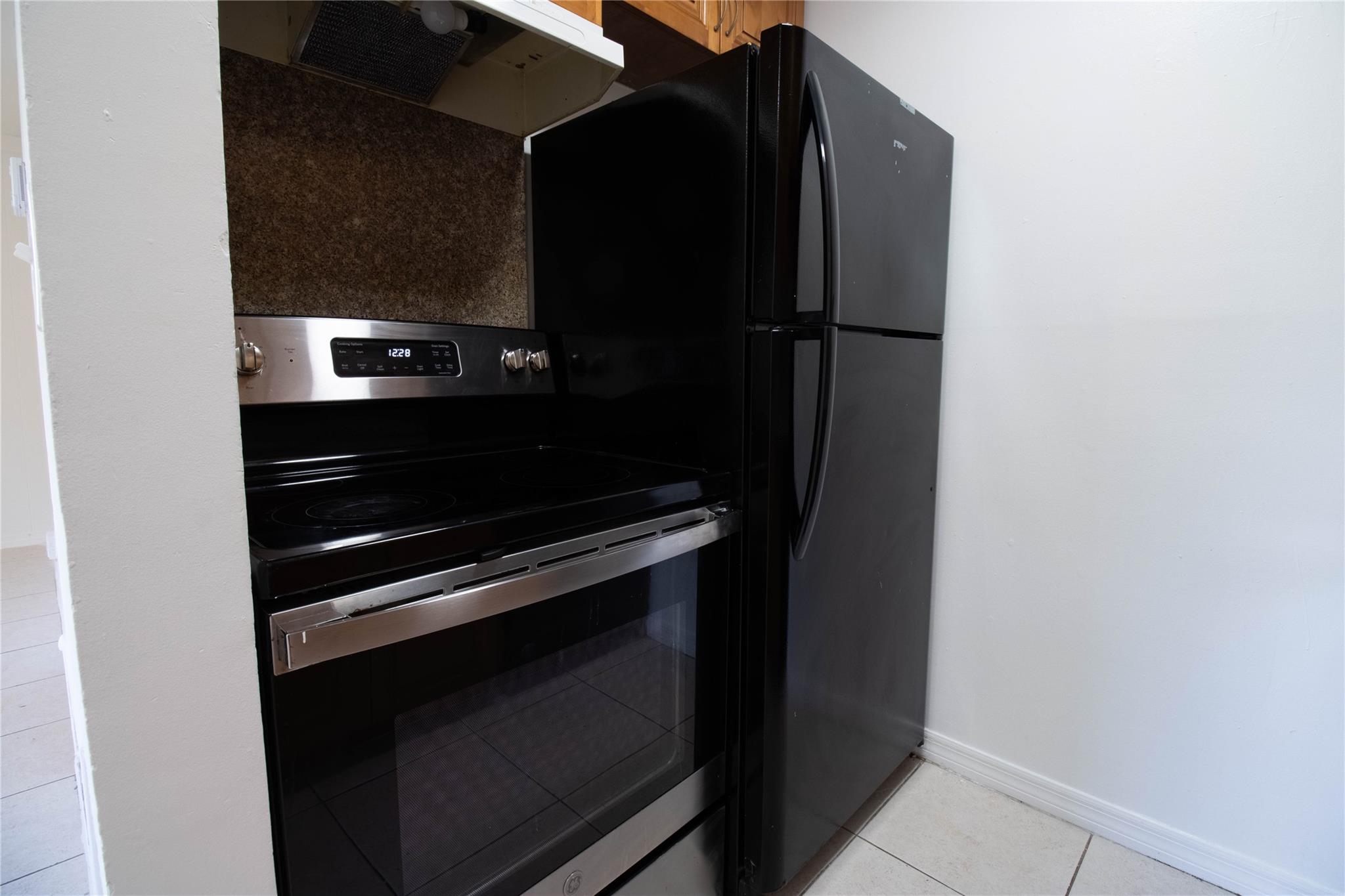 Hollywood Lakes - Residential Lease