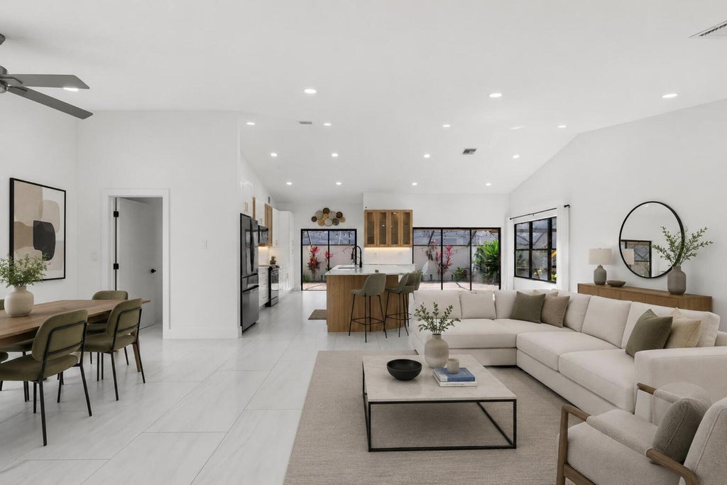 Photo of 21326 CAMPO ALLEGRO Drive, Boca Raton, FL 33433 (MLS # B26074235)