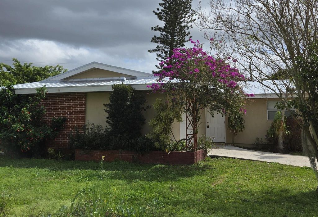 Photo of 750 Altura Street, Port Saint Lucie, FL 34952 (MLS # R11041892)