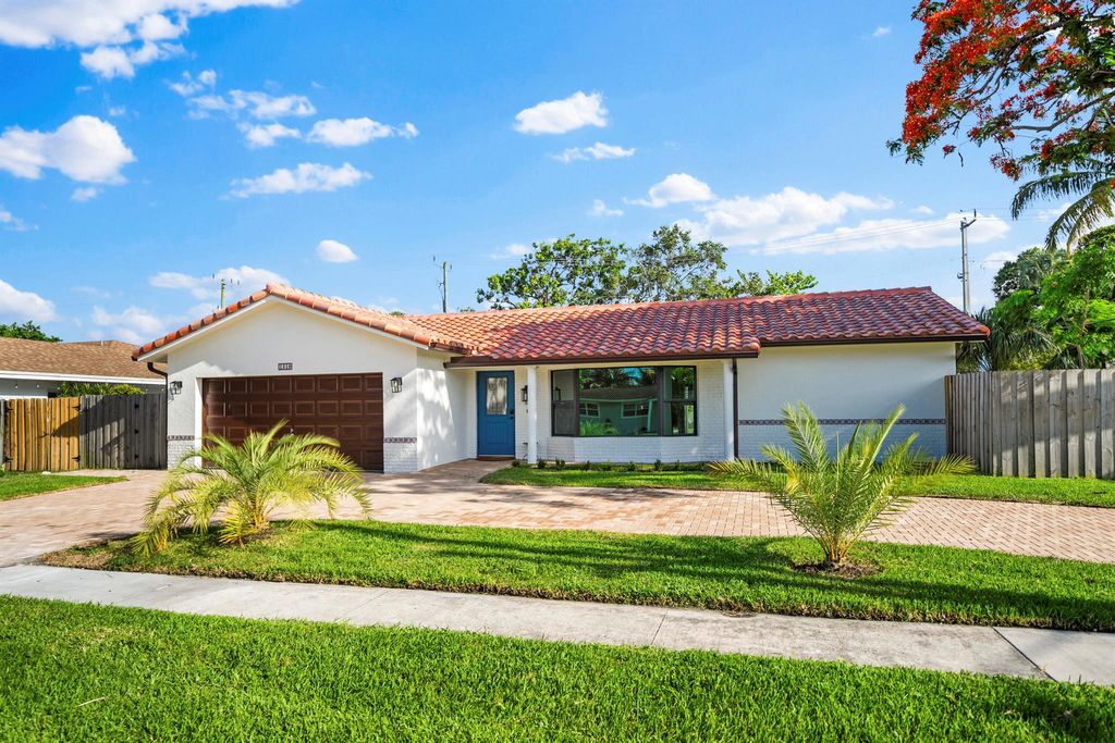 Photo of 1318 NW 4th St, Boca Raton, FL 33486 (MLS # R11099550)