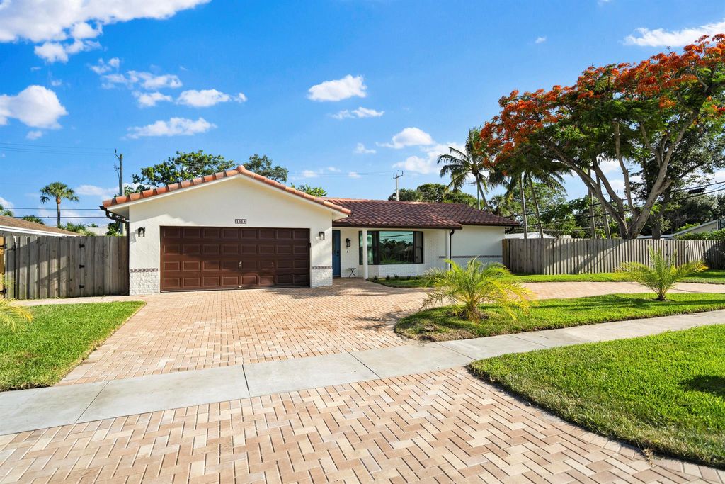 Photo of 1318 NW 4th St, Boca Raton, FL 33486 (MLS # R11099550)