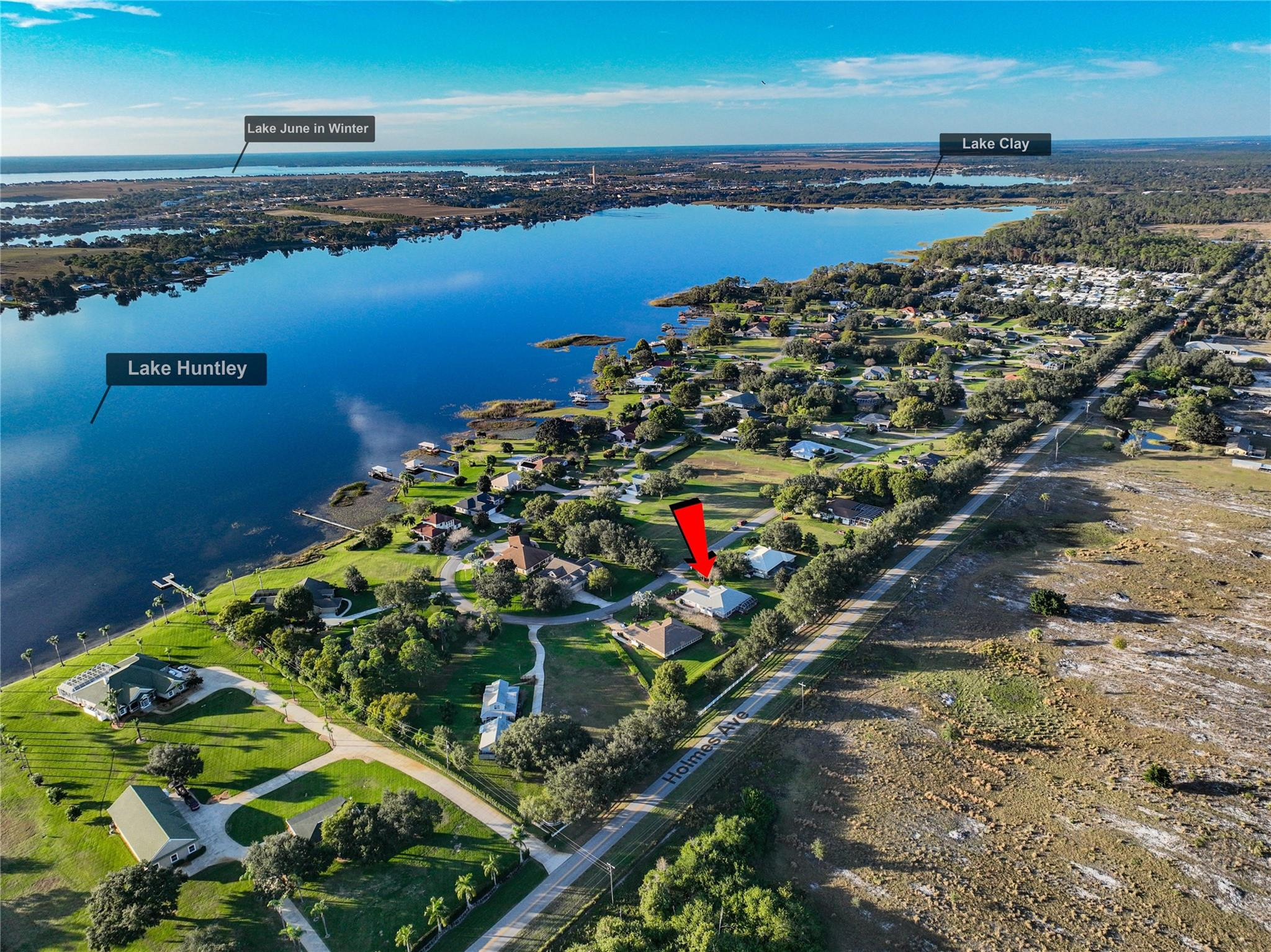 16 Meadowlake Circle