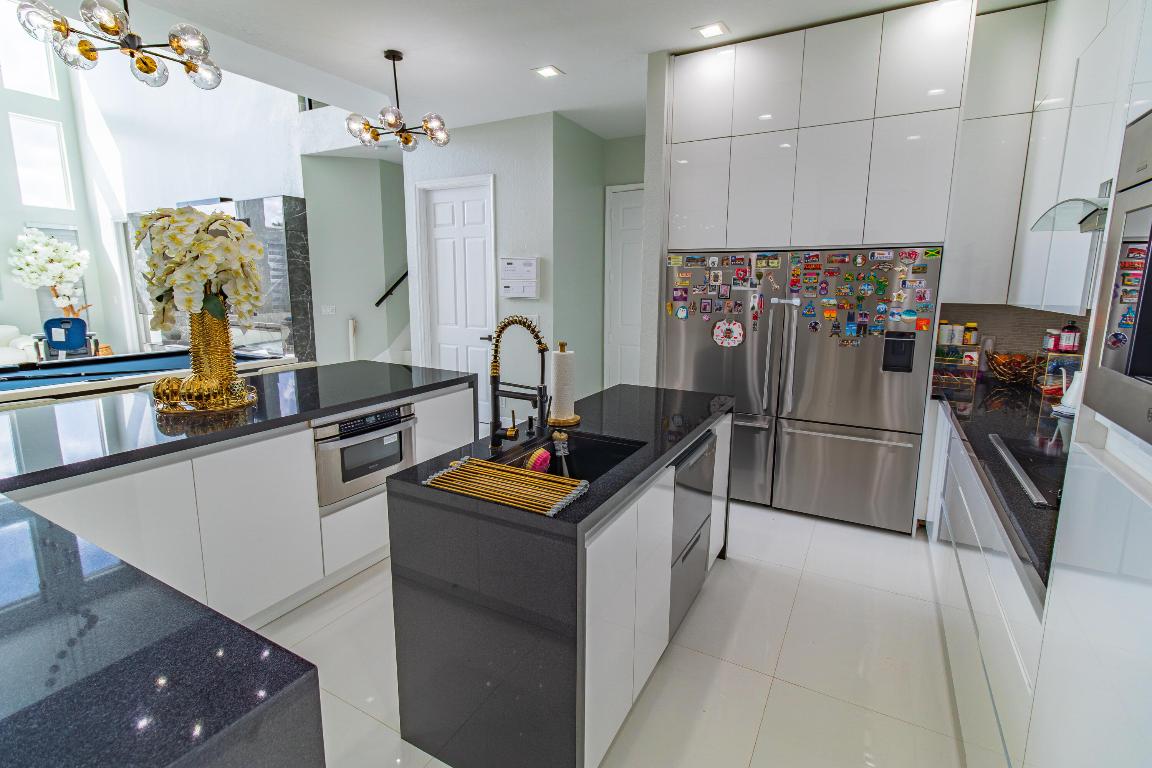 ISLES AT WELLINGTON - Residential