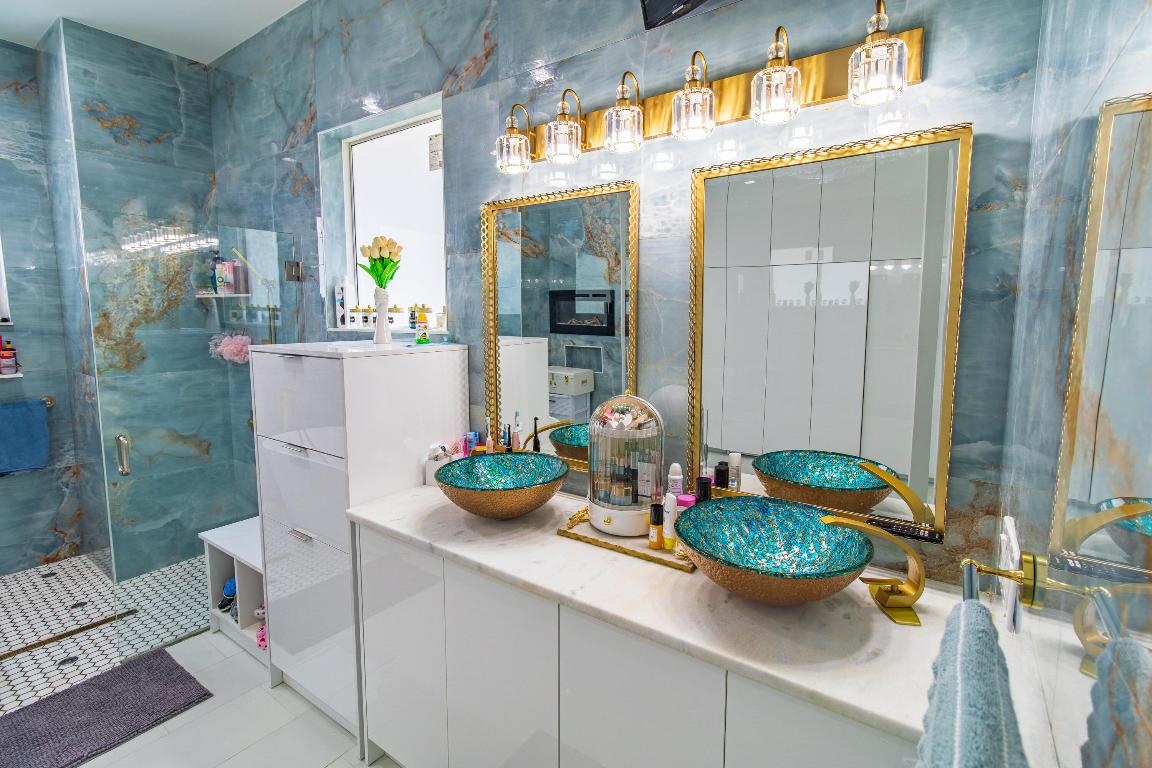 ISLES AT WELLINGTON - Residential