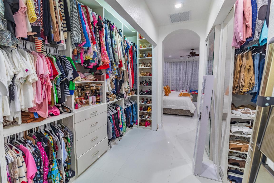 ISLES AT WELLINGTON - Residential