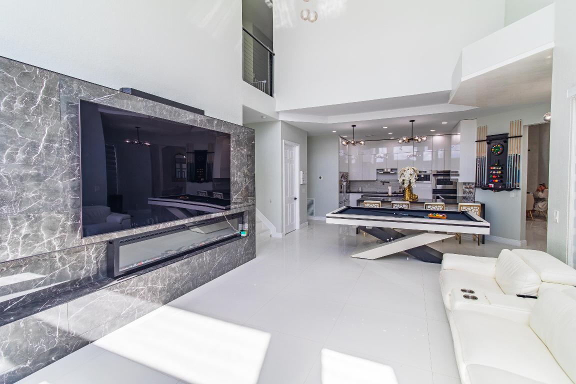 ISLES AT WELLINGTON - Residential