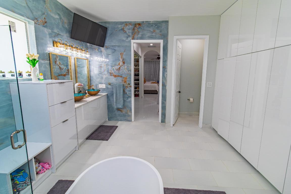 ISLES AT WELLINGTON - Residential