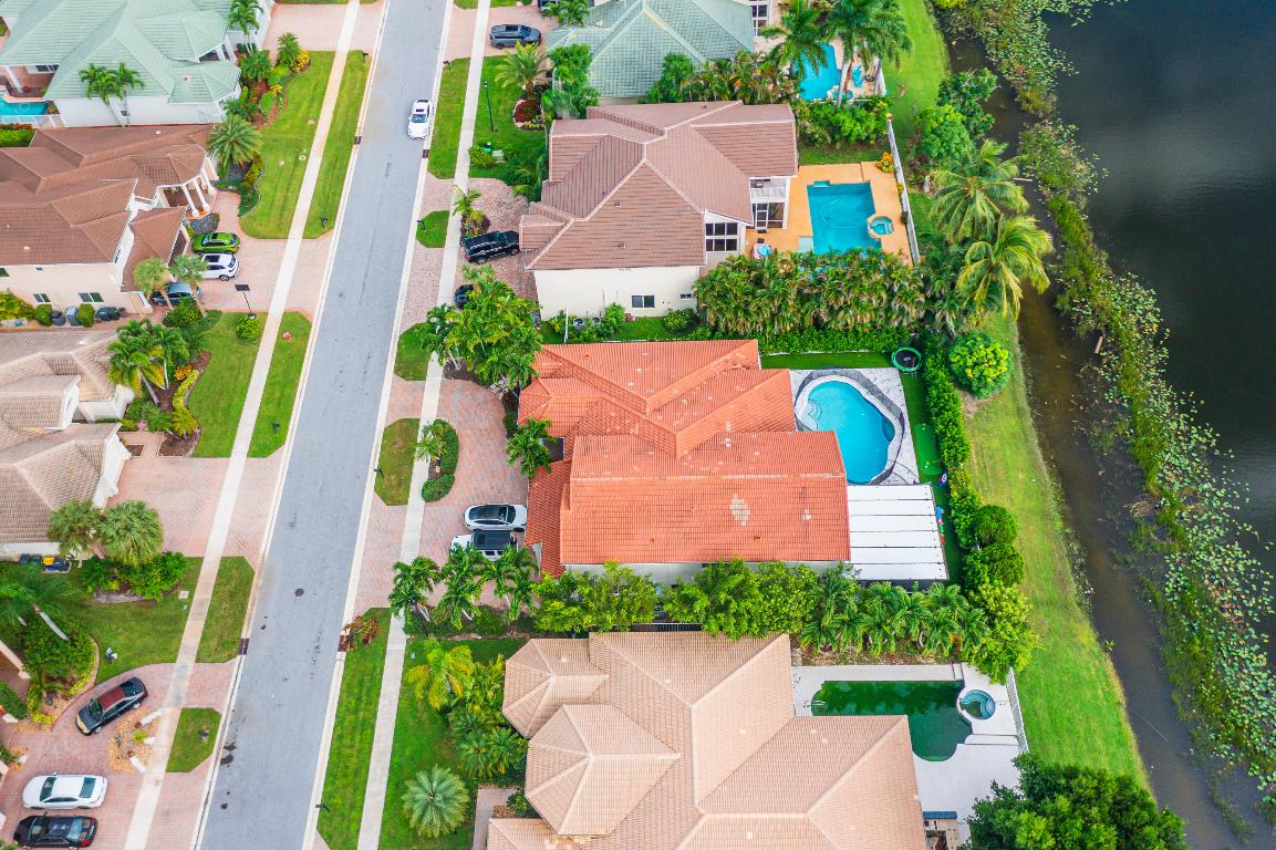 ISLES AT WELLINGTON - Residential